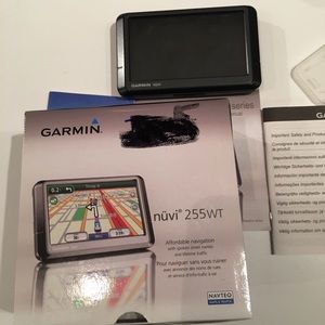Garmin navigation system nuvi255WT. Don’t use since vehicles have their system.